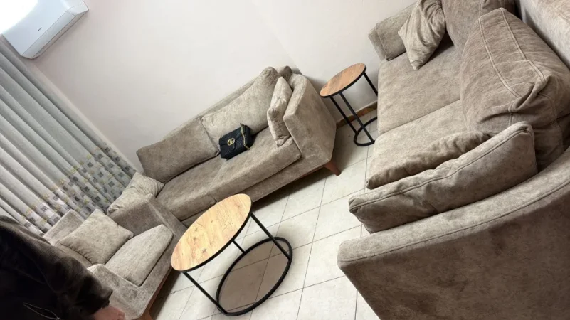 Tirane, jepet me qera apartament 1+1+Ballkon Kati 3, 60 m² 500 € (Rr. Mine Peza pas karburant Gazhelit)