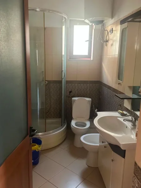 Tirane, jepet me qera apartament 2+1 Kati 2, 90 m² 450 € (ASTIR)