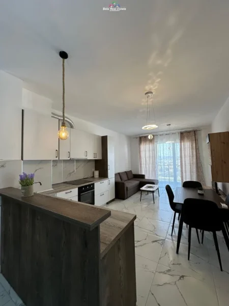 Tirane, jepet me qera apartament 2+1 Kati 8, 90 m² 575 € (Kompleksi Univers City, prane QTU)