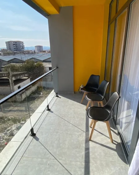 Tirane, jepet me qera apartament 1+1 , 92 m² 45.000 € (KOMPLEKSI BERMOND)