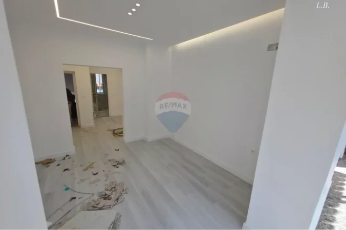 Tirane, jepet me qera apartament , 90 m² 1.300 € (barrikadat)