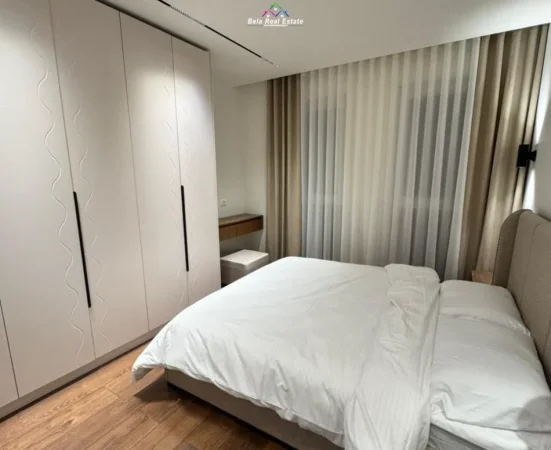 Tirane, jepet me qera apartament 2+1 Kati 4, 70 m² 900 € (XHAMLLIKU)