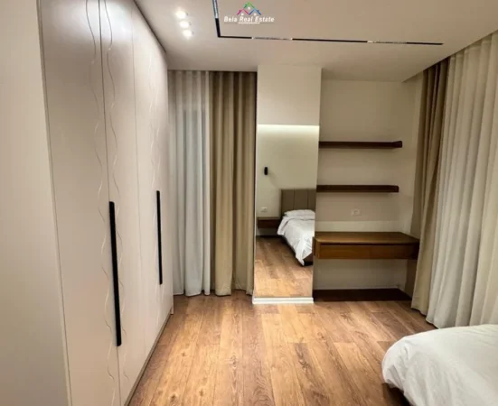 Tirane, jepet me qera apartament 2+1 Kati 4, 70 m² 900 € (XHAMLLIKU)