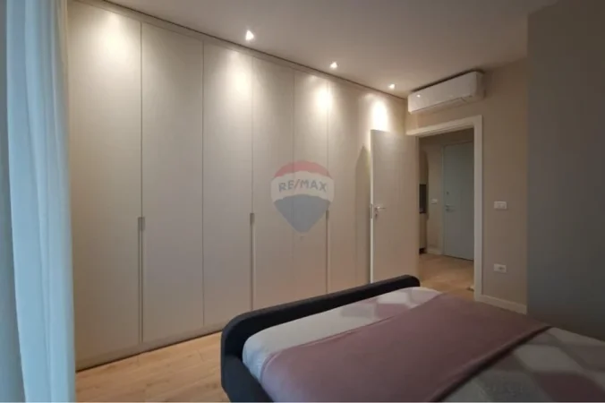 Tirane, jepet me qera apartament 1+1 Kati 2, 65 m² 800 € (ZOGU I ZI)