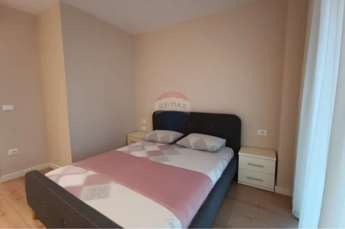 Tirane, jepet me qera apartament 1+1 Kati 2, 65 m² 800 € (ZOGU I ZI)