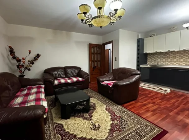 Tirane, jepet me qera apartament 2+1 Kati 5, 100 m² 700 € (MINE PEZA)