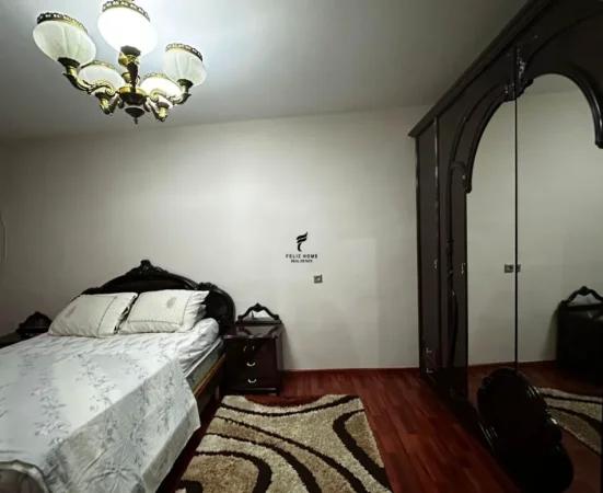 Tirane, jepet me qera apartament 2+1 Kati 5, 100 m² 700 € (MINE PEZA)