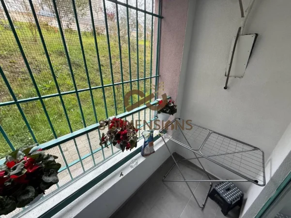 Tirane, jepet me qera apartament 1+1+Ballkon Kati 1, 40 m² 400 € (ali demi)