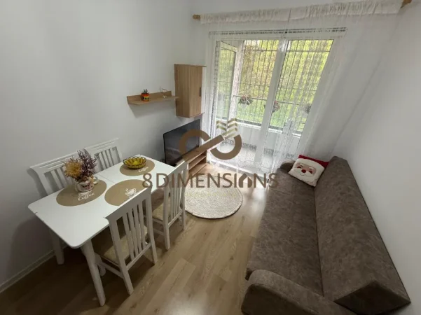 Tirane, jepet me qera apartament 1+1+Ballkon Kati 1, 40 m² 400 € (ali demi)