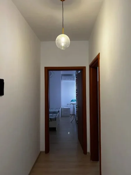 Tirane, jepet me qera apartament 2+1 Kati 4, 80 m² 700 € (Stacioni i Trenit)