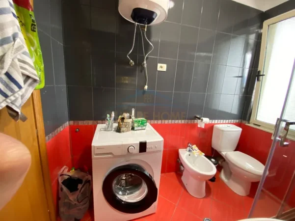 Tirane, jepet me qera apartament 2+1 Kati 7, 90 m² 600 € (prane Hotel El Sahara)