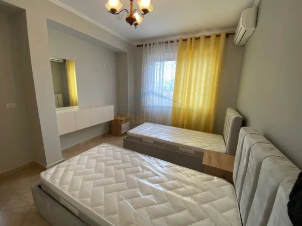 Tirane, jepet me qera apartament 2+1 Kati 7, 90 m² 600 € (prane Hotel El Sahara)