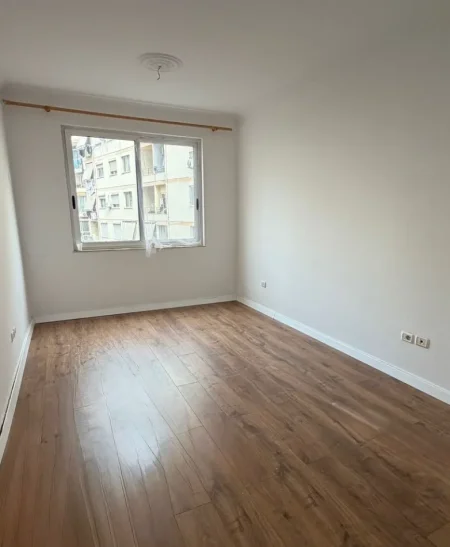 Tirane, shitet apartament 2+1 , 90 m² 145.000 € (Astir)