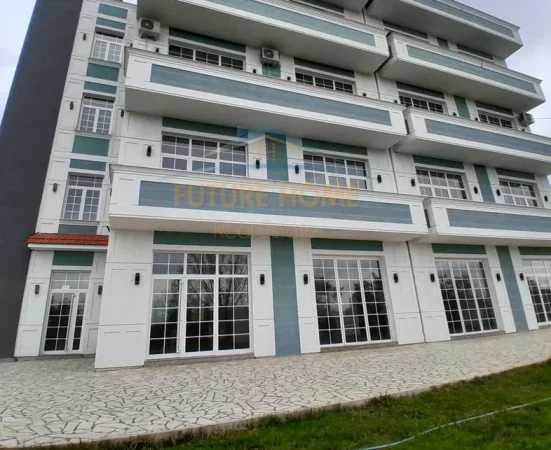 Tirane, jepet me qera ambjent biznesi Kati 0, 2.000 m² 2.000 € (Paskuqan)