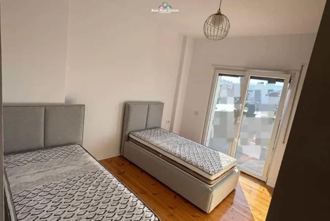 Tirane, jepet me qera apartament 2+1 Kati 8, 100 m² 750 € (XHAMLLIKU)