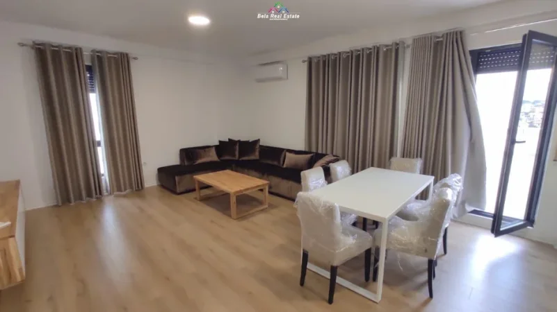 Tirane, jepet me qera apartament 2+1 Kati 6, 100 m² 1.000 € (porcelan)