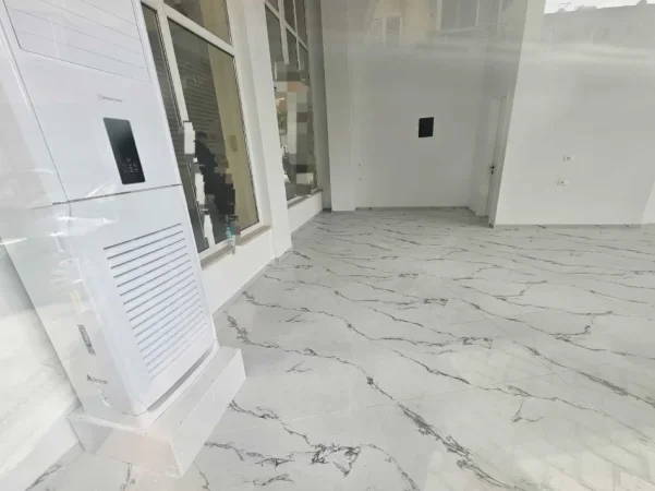 Tirane, jepet me qera dyqan Kati 0, 50 m² 800 € (Rruga Fadil Rada)