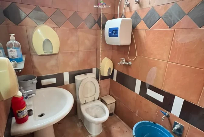 Tirane, jepet me qera ambjent biznesi Kati 0, 100 m² 2.090 € (ish ekspozita)