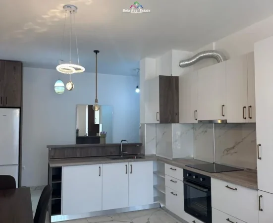 Tirane, jepet me qera apartament 2+1 Kati 8, 90 m² 575 € (Rruga Bashkim Shkurti)