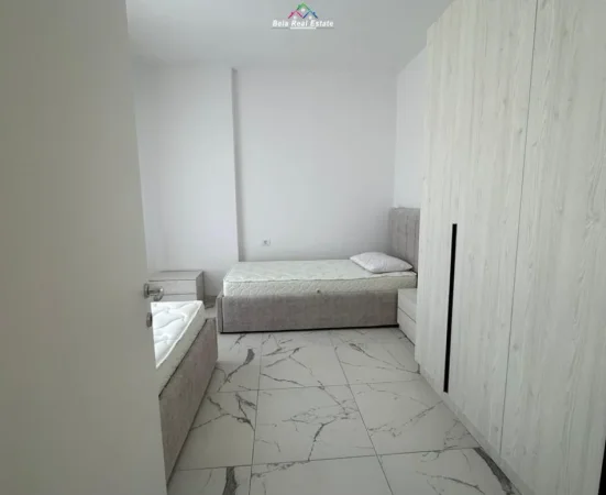 Tirane, jepet me qera apartament 2+1 Kati 8, 90 m² 575 € (Rruga Bashkim Shkurti)