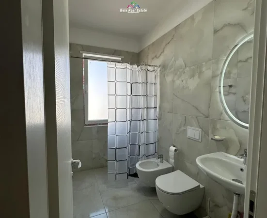 Tirane, jepet me qera apartament 2+1 Kati 8, 90 m² 575 € (Rruga Bashkim Shkurti)