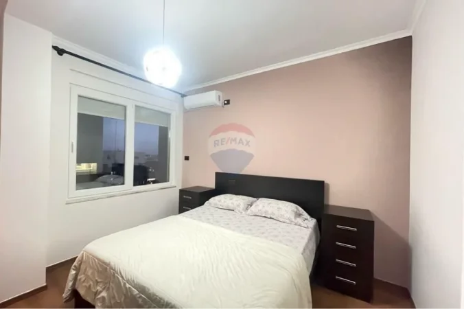 Tirane, jepet me qera apartament 1+1 Kati 2, 500 € (zogu i zi)