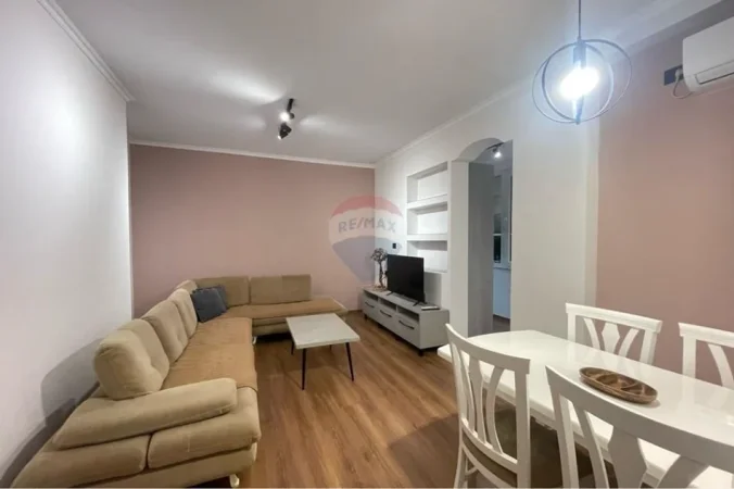 Tirane, jepet me qera apartament 1+1 Kati 2, 500 € (zogu i zi)