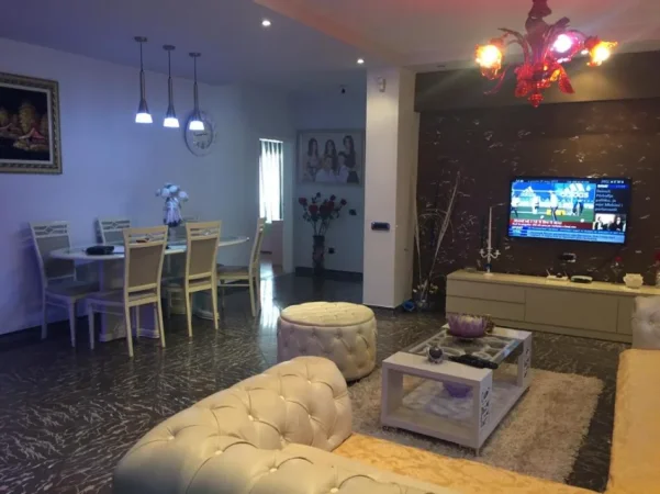 KOMUNA E PARISIT . APARTAMENT 2+1+2 ME QIRA  700 €  KOMUNA E PARISIT