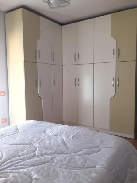 KOMUNA E PARISIT . APARTAMENT 2+1+2 ME QIRA  700 €  KOMUNA E PARISIT