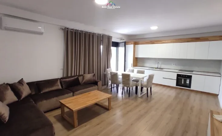 Tirane, jepet me qera apartament 2+1+Ballkon Kati 6, 110 m² 1.000 € (Kompleksi Erli)