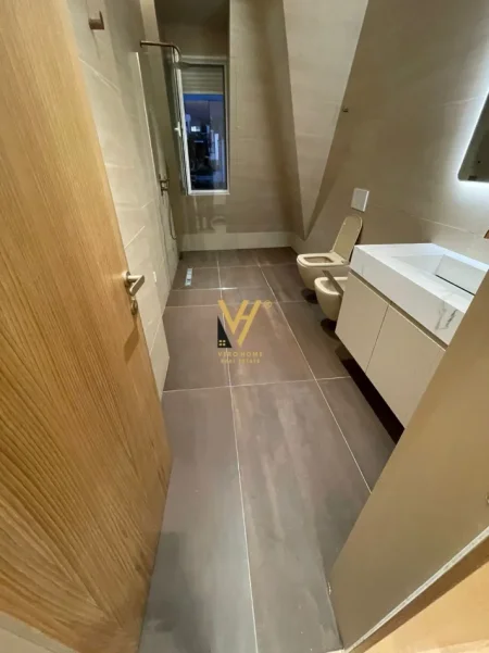 Tirane, jepet me qera apartament 2+1+Ballkon Kati 3, 120 m² 2.200 € (TEG, JOY RESIDENCE)