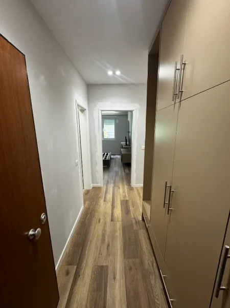 Tirane, jepet me qera apartament 1+1 Kati 1, 78 m² 650 € 