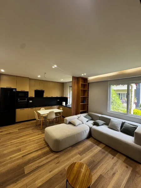 Tirane, jepet me qera apartament 1+1 Kati 1, 78 m² 650 € 