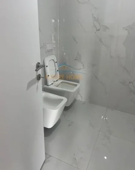 Tirane, jepet me qera apartament 2+1+Ballkon Kati 5, 118 m² 700 € (Akses Tirana)