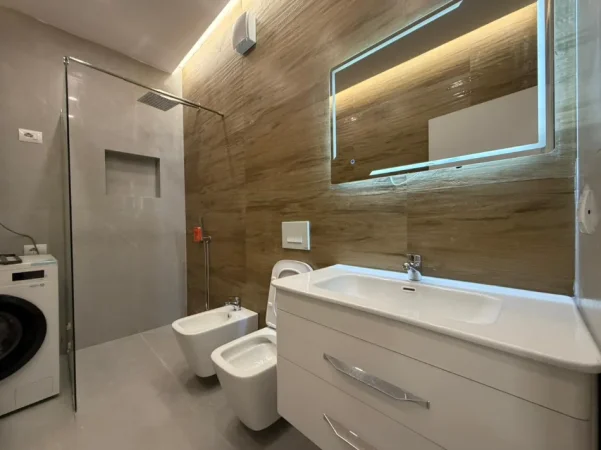 Tirane, jepet me qera apartament 1+1 Kati 6, 66 m² 1.000 € (Zogu i Zi)