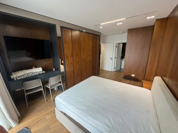 Tirane, jepet me qera apartament duplex Kati 8, 126 m² 1.800 € 