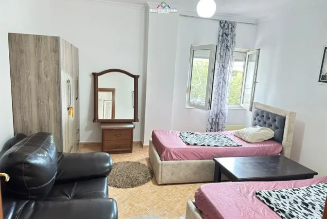Tirane, jepet me qera apartament 2+1 Kati 3, 114 m² 680 € (Rruga Asim Vokshi)