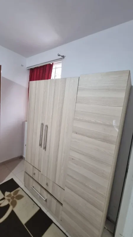 Jepet me qira apartament 1+1, 350 €uro , 21 Dhjetor