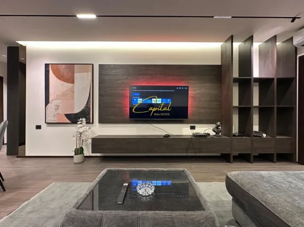 Tirane, jepet me qera apartament 1+1 Kati 3, 70 m² 1.000 € (ISH EKSPOZITA)