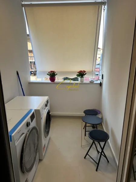 Tirane, jepet me qera apartament 1+1 Kati 3, 70 m² 1.000 € (ISH EKSPOZITA)