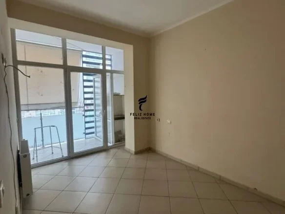 Tirane, shitet apartament 1+1+Ballkon Kati 2, 72 m² 216.000 € (KOMUNA E PARISIT)