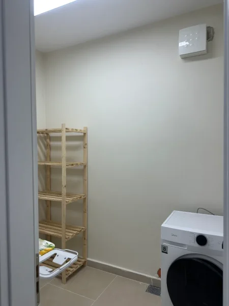 Tirane, jap me qera apartament 2+1+Ballkon Kati 2, 100 m² 750 € (Rruga Rapo Hekali)