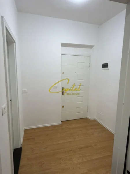 Tirane, jepet me qera zyre Kati 2, 60 m² 650 € (RRUGA E DURRESIT)