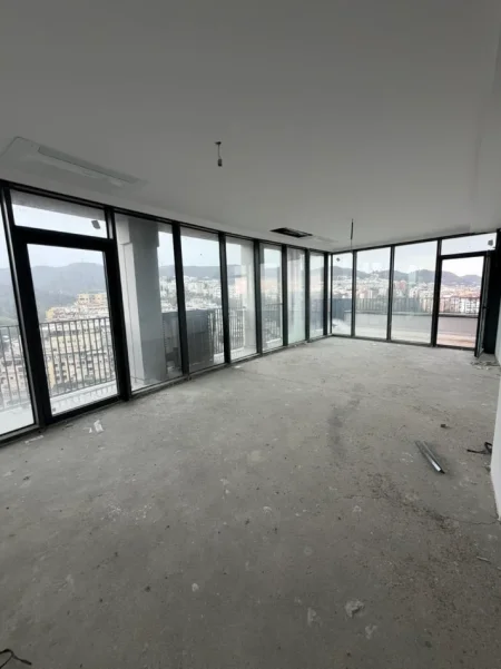 Tirane, shitet apartament 2+1+Aneks+Ballkon Kati 13, 151 m² 554.300 € (Lake View)