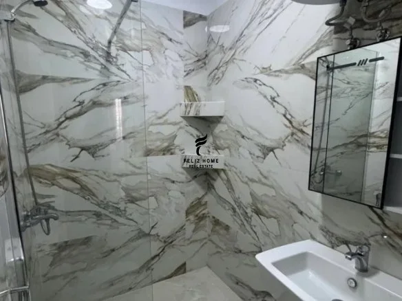 Tirane, jepet me qera apartament 1+1+Ballkon Kati 7, 90 m² 500 € (KODRA E DIELLIT)