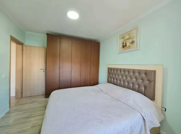 Tirane, shitet nga Pronari, pa-komision apartament 1+1+Ballkon Kati 3, 45 m² 90.000 € (rruga ali demi)