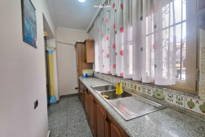 Tirane, jepet me qera apartament 2+1 Kati 1, 100 m² 530 € (Rruga Ylber Bylykbashi)