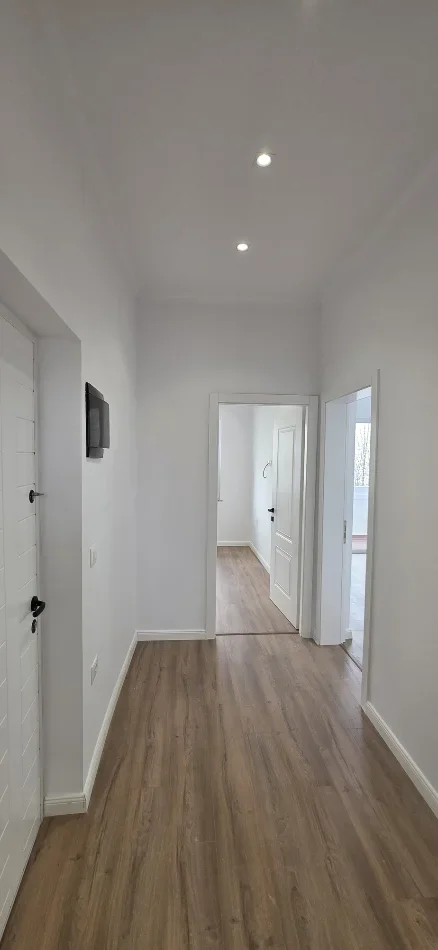 Tirane, shitet apartament 2+1+Ballkon Kati 3, 70 m² 148.000 € (Rruga Bardhyl)