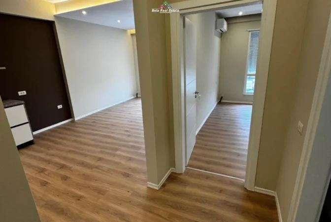 Tirane, jepet me qera zyre Kati 6, 65 m² 520 € (Rruga Sitki Cico)