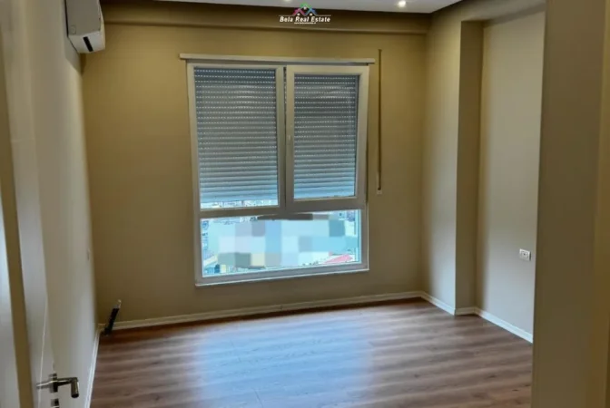 Tirane, jepet me qera zyre Kati 6, 65 m² 520 € (Rruga Sitki Cico)